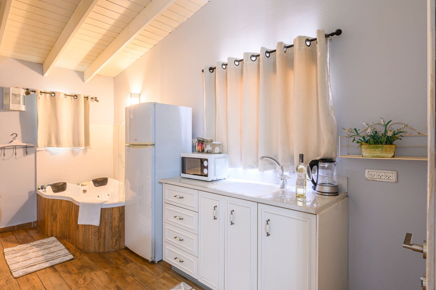 Yeluz Cabins, Family Cabin No. 3, Moshav Yavniel 3