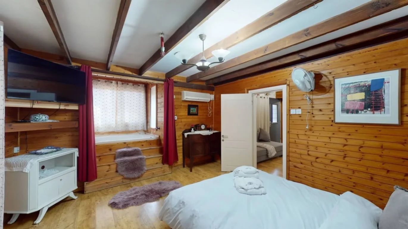 Beit HaZorea – Yotam Family Cabin, Moshav Menahemia 5