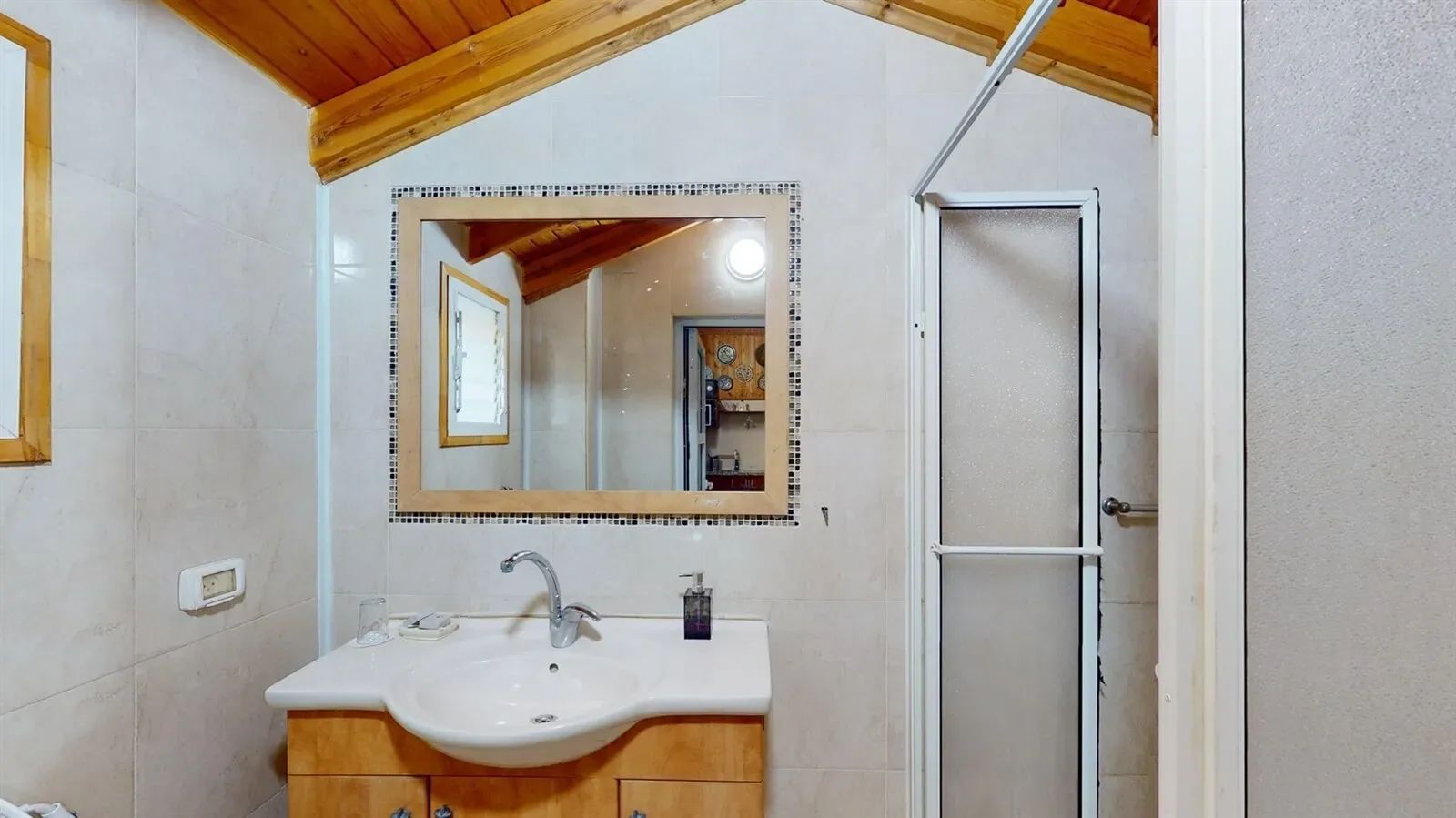 Beit HaZorea – Romantic Yuval Cabin, Moshav Menahemia 3