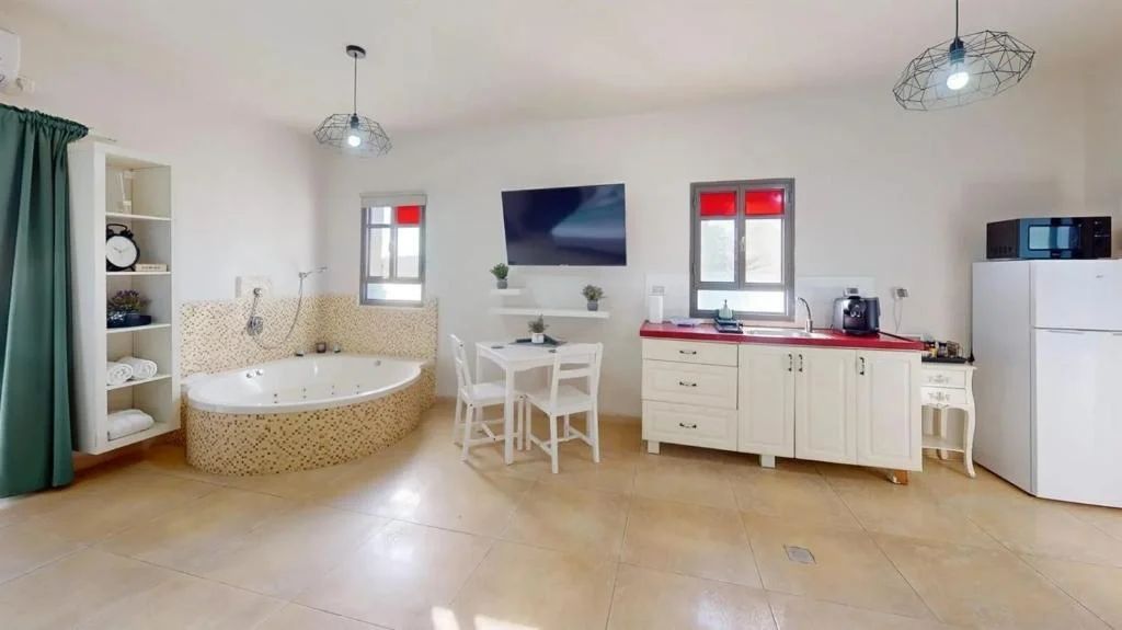 Tiffany Suite at Had Nes - Suite with private pool and courtyard 4