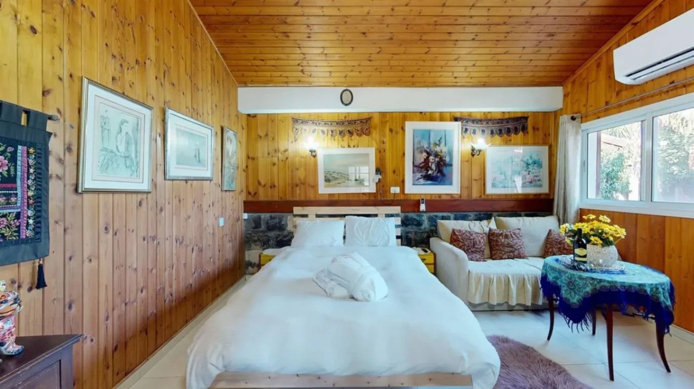 Beit HaZorea – Romantic Yuval Cabin, Moshav Menahemia in Menahemya, Lower Galilee & Valleys, Israel