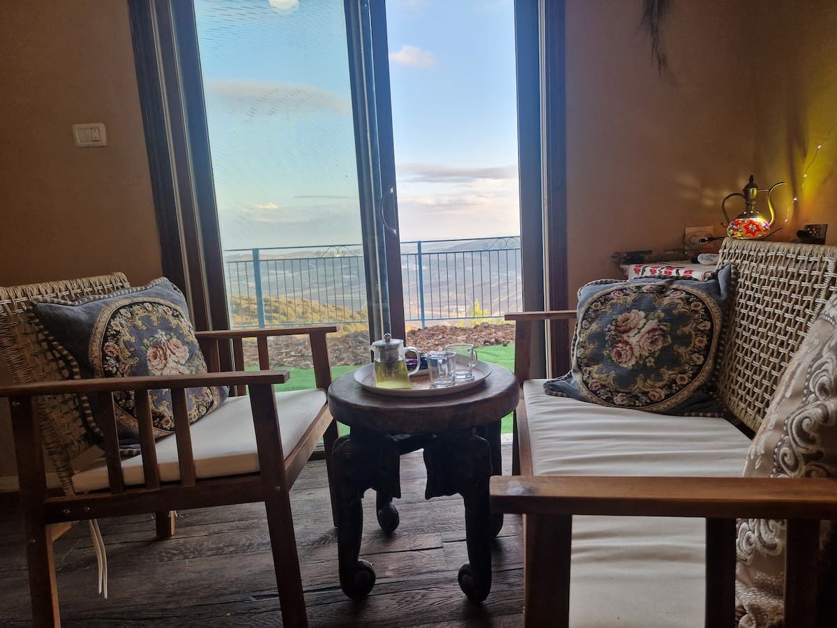 אלונה אומנות מהטבע-סוויטה in הררית, גליל תחתון והעמקים, ישראל