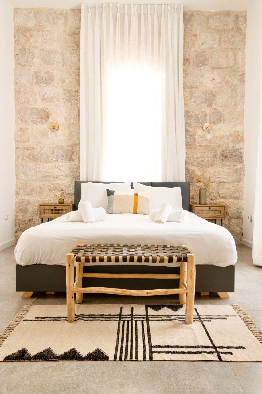 Family B&B in Jerusalem - 3 bedrooms with patio and jacuzzi in Jerusalem, Jerusalem, Israel