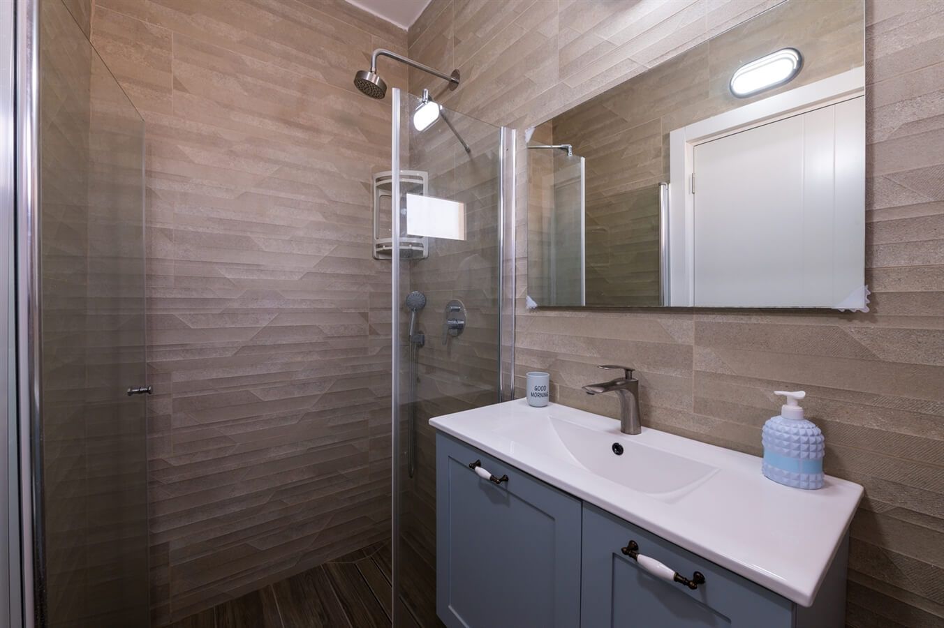 סטודיו עם ג'קוזי ומרפסת - זוהר במדבר 5