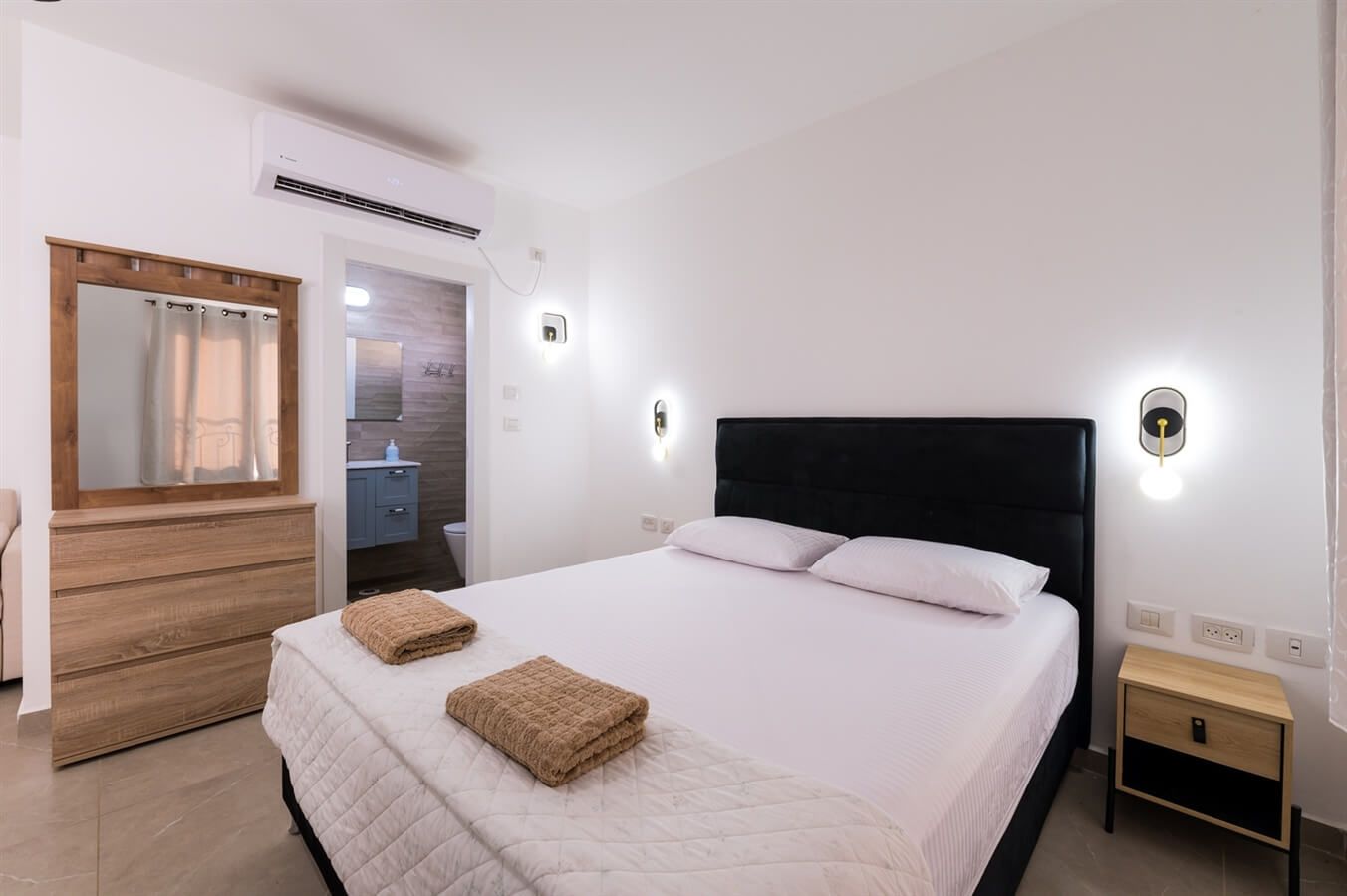 סטודיו עם ג'קוזי ומרפסת - זוהר במדבר 4