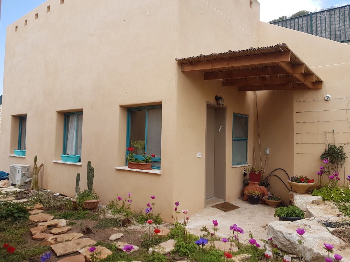 The Orchard Cabin on the Mountain in Hararit, Lower Galilee, Israel