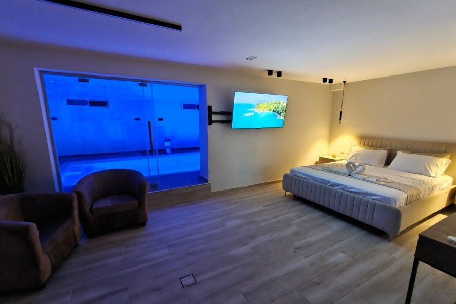 Diamond Suite Level 2